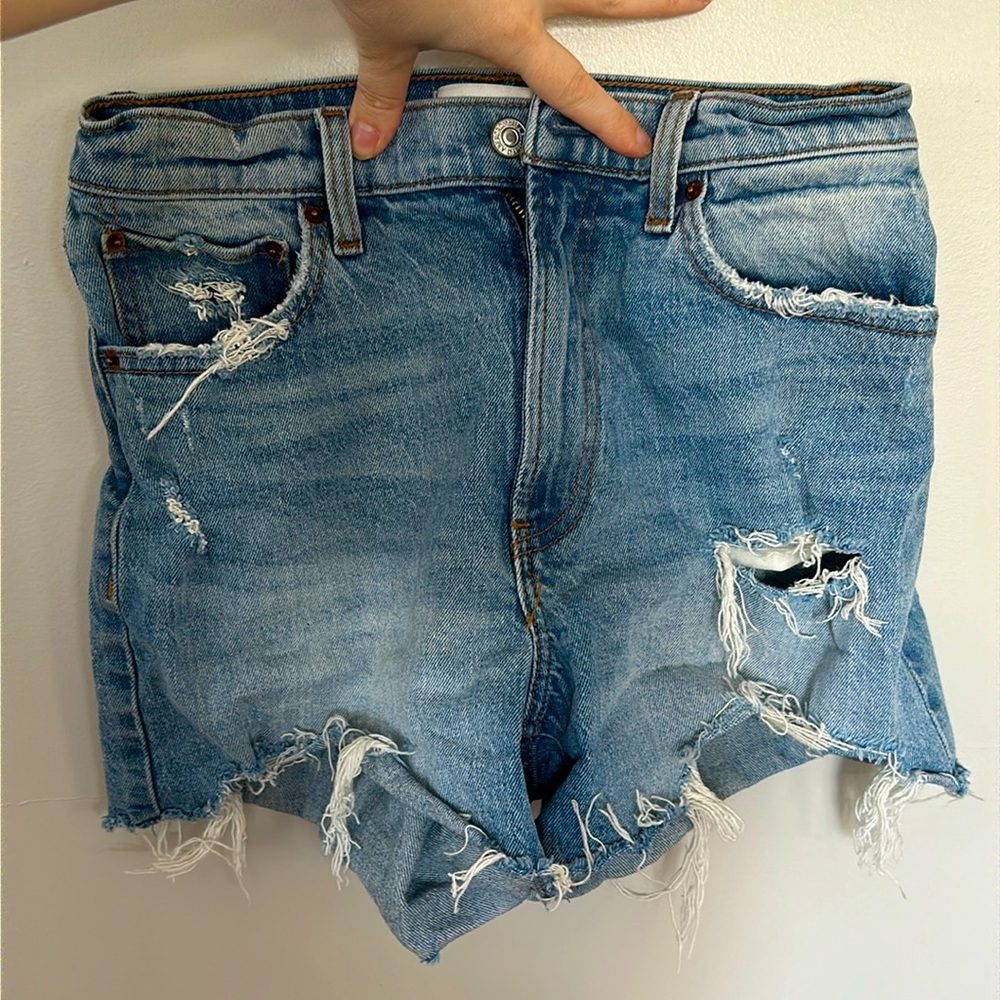 Abercrombie 4” high rise short